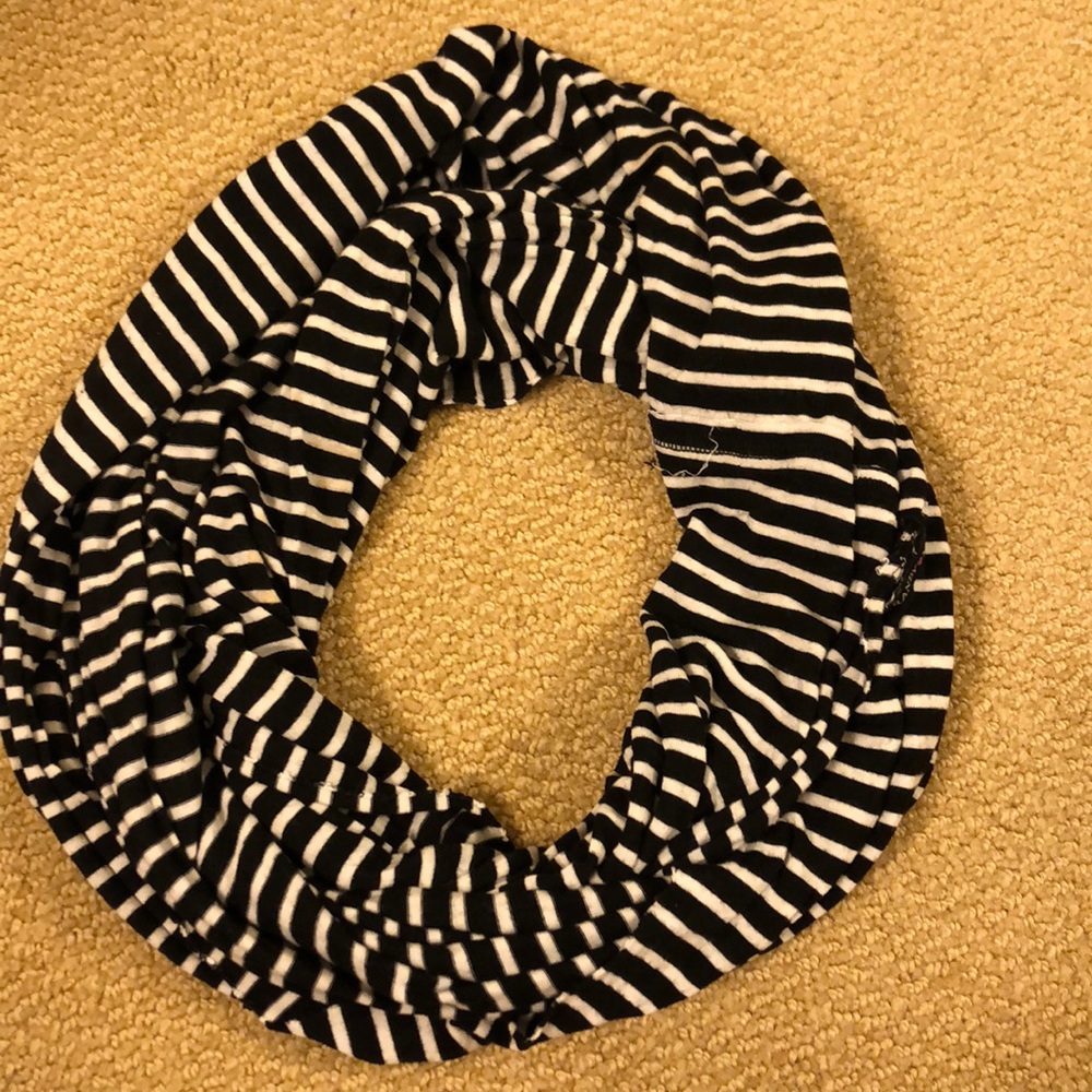 Brandy Melville Striped Circle Scarf